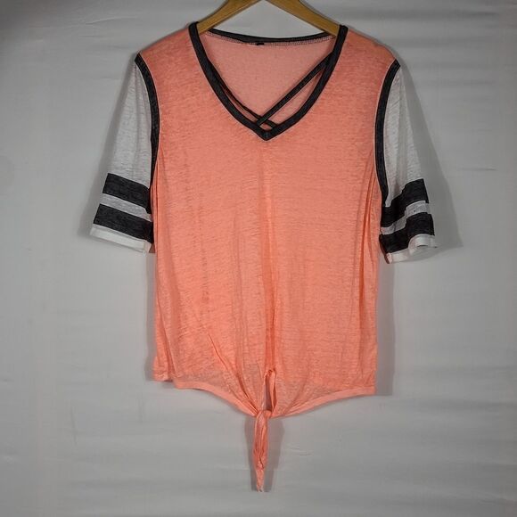 No Boundaries knotted varsity striped T-shirt - Picture 5 of 10